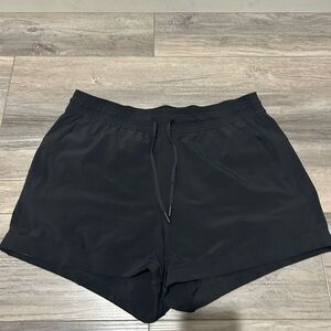 Lululemon Spring Break Away Shorts size 10